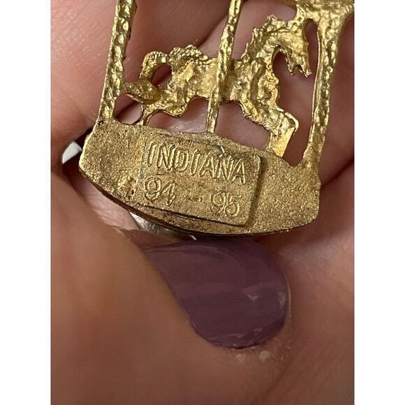 Vintage Indiana 1994-95 Carousel Horse Lapel Pin Gold-Tone - Picture 4 of 5
